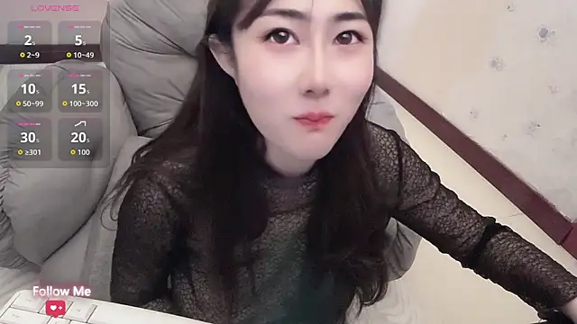 qiqi-- online show from April 26, 3:37 am