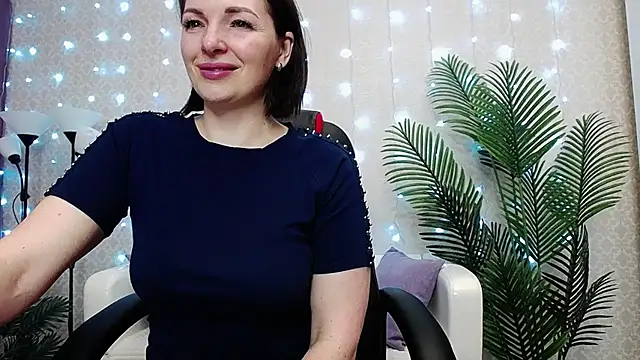 Camelia Lillie online show from April 24, 1:07 am