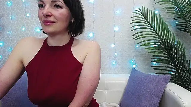Camelia Lillie online show from May 19, 1:21 am