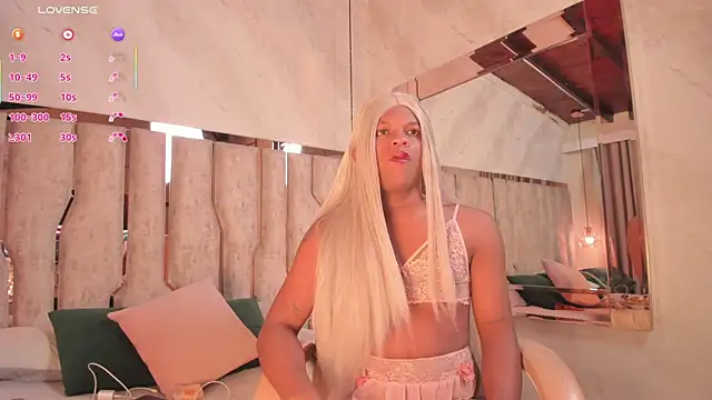 ari monet online show from December 4, 11:31 am