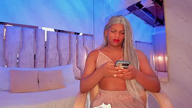 ari monet online show from April 26, 11:40 am