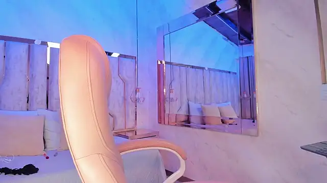 ari monet online show from April 20, 11:35 am