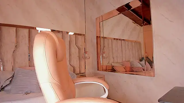 ari monet online show from September 27, 11:38 am