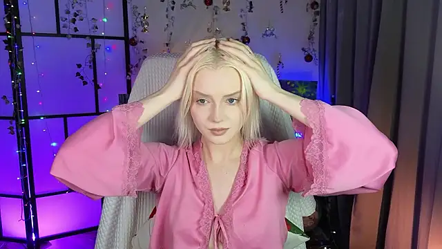 Snapshot of ImBonBon chatting on February 18, 11:56 pm ImBonBon online show from February 18, 11:56 pm