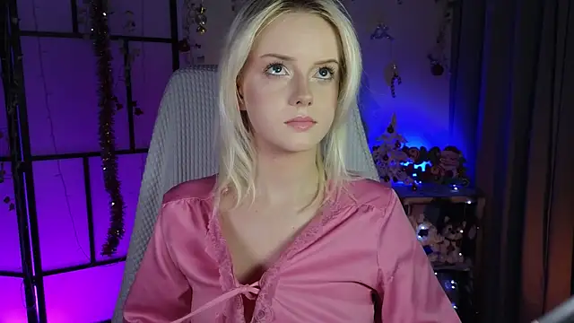 Snapshot of ImBonBon chatting on January 8, 8:04 pm ImBonBon online show from January 8, 8:04 pm