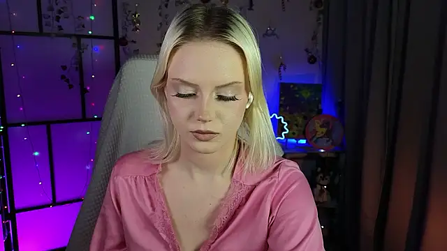 Snapshot of ImBonBon chatting on February 3, 11:54 pm ImBonBon online show from February 3, 11:54 pm