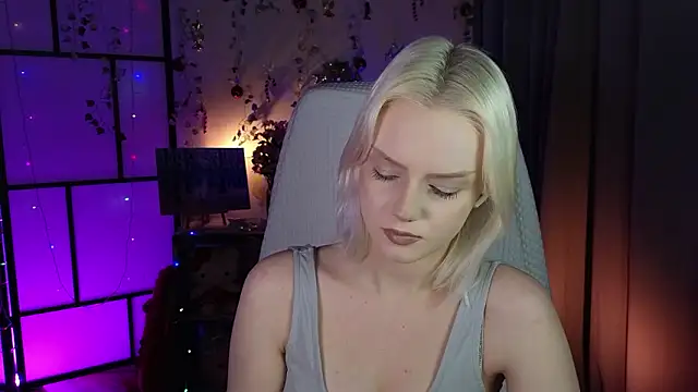 Snapshot of ImBonBon chatting on February 24, 11:49 pm ImBonBon online show from February 24, 11:49 pm