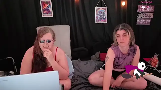 Snapshot of Sexy_Mama-69 chatting on November 7, 4:22 pm Sexy Mama-69 online show from November 7, 4:22 pm