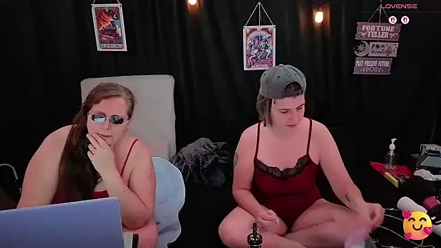 Snapshot of Sexy_Mama-69 chatting on November 11, 4:46 pm Sexy Mama-69 online show from November 11, 4:46 pm