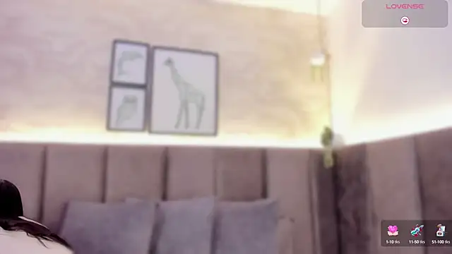 chloe sullivannn online show from December 2, 10:07 pm