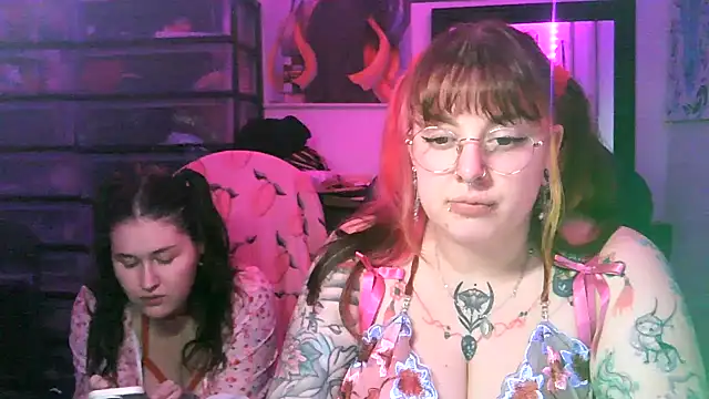 Snapshot of misspeach chatting on February 12, 8:08 pm misspeach online show from February 12, 8:08 pm