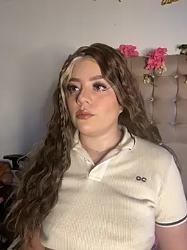 Jullieetta online show from November 10, 11:59 am