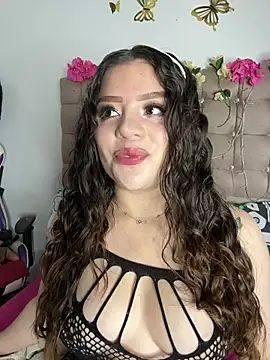 Jullieetta online show from June 30, 3:56 pm