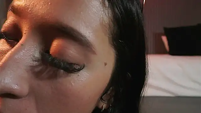 EriKlein online show from March 25, 7:35 pm