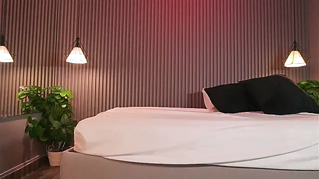 EriKlein online show from March 12, 8:13 pm