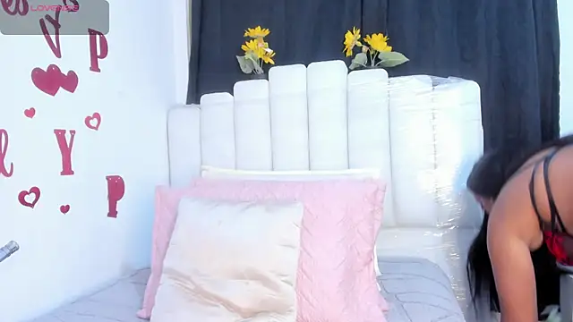 RoxannaBlanche online show from March 24, 1:00 pm