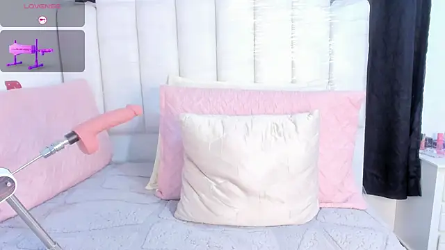 RoxannaBlanche online show from March 21, 1:15 pm