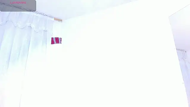 Snapshot of RoxannaBlanche chatting on November 9, 1:59 pm RoxannaBlanche online show from November 9, 1:59 pm