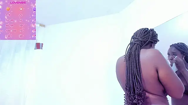 Snapshot of RoxannaBlanche chatting on September 12, 12:16 pm RoxannaBlanche online show from September 12, 12:16 pm