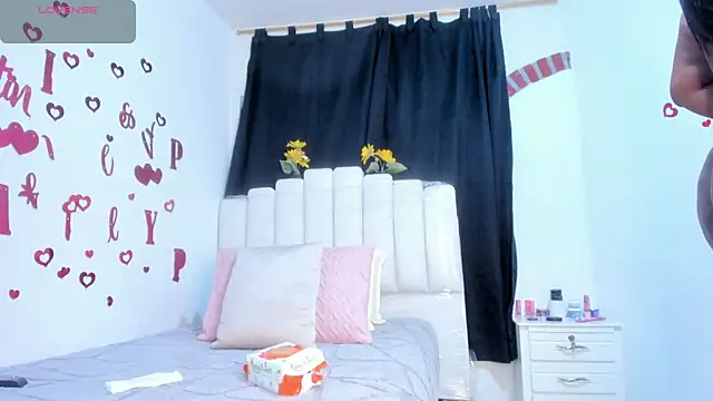 RoxannaBlanche online show from March 3, 12:56 pm