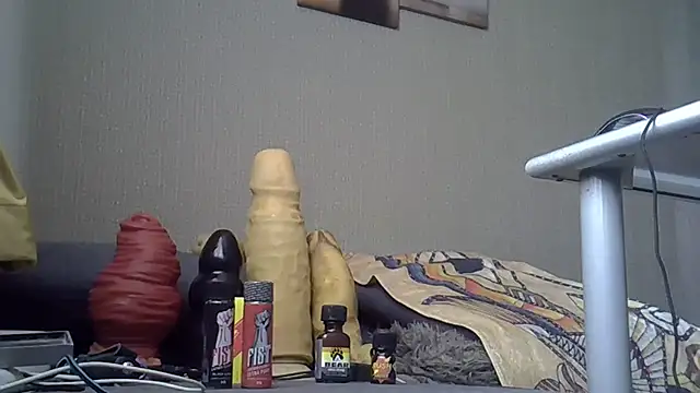 Snapshot of FISTCAMM chatting on October 5, 11:34 am FISTCAMM online show from October 5, 11:34 am