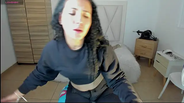 Nata bernett online show from April 11, 3:49 pm