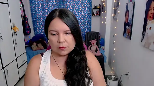 Snapshot of claryssa_ chatting on October 7, 7:48 pm claryssa online show from October 7, 7:48 pm