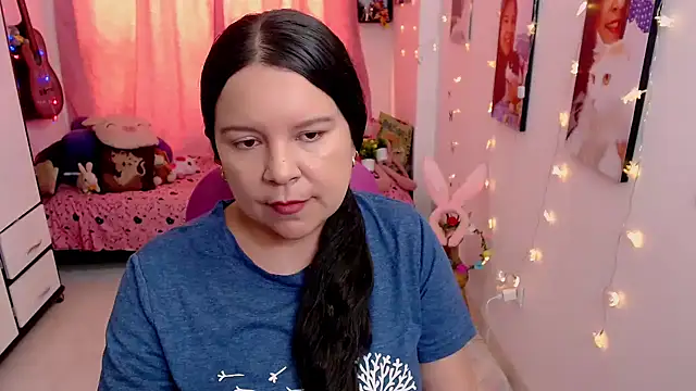 claryssa  online show from April 6, 7:37 pm