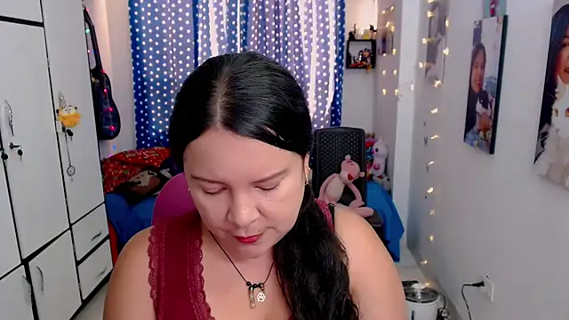 Snapshot of claryssa_ chatting on November 7, 8:13 pm claryssa online show from November 7, 8:13 pm