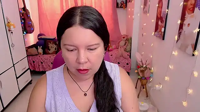 claryssa  online show from May 1, 6:35 pm