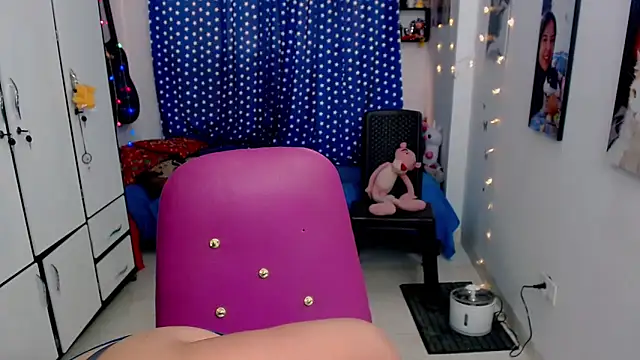 Snapshot of claryssa_ chatting on November 8, 9:40 pm claryssa online show from November 8, 9:40 pm