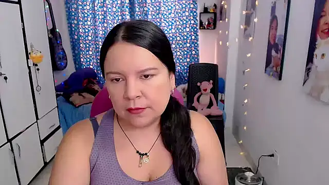 Snapshot of claryssa_ chatting on October 11, 5:47 pm claryssa online show from October 11, 5:47 pm