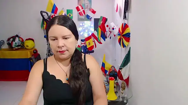 Snapshot of claryssa_ chatting on July 1, 12:27 pm claryssa online show from July 1, 12:27 pm