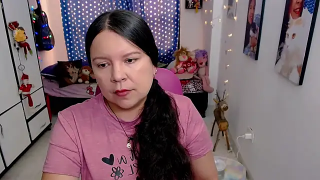 Snapshot of claryssa_ chatting on February 25, 8:41 pm claryssa online show from February 25, 8:41 pm