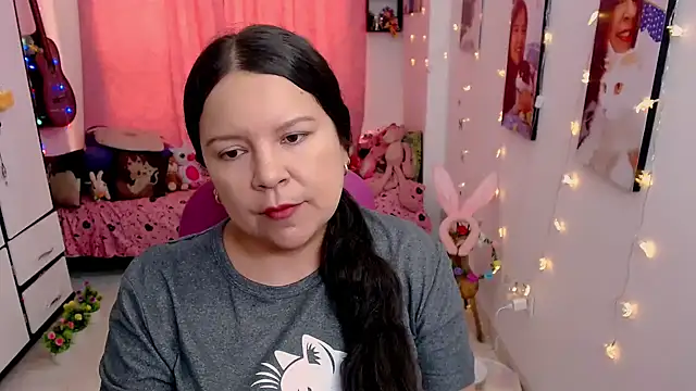 claryssa  online show from April 12, 7:28 pm