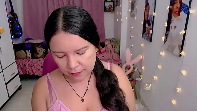 claryssa  online show from April 18, 5:32 am