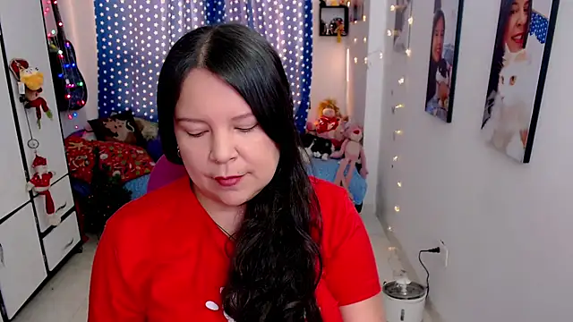 Snapshot of claryssa_ chatting on December 20, 9:06 pm claryssa online show from December 20, 9:06 pm