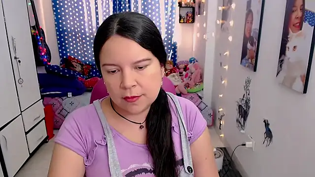 Snapshot of claryssa_ chatting on January 10, 8:37 pm claryssa online show from January 10, 8:37 pm