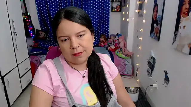 Snapshot of claryssa_ chatting on January 17, 11:51 pm claryssa online show from January 17, 11:51 pm