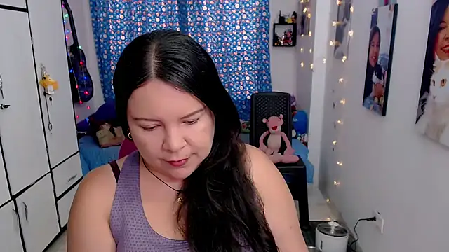 Snapshot of claryssa_ chatting on October 6, 7:03 pm claryssa online show from October 6, 7:03 pm