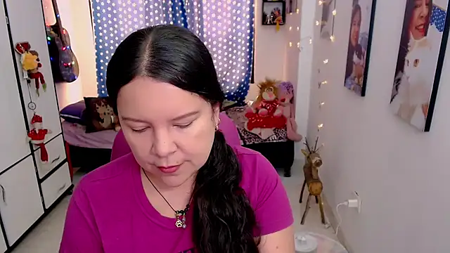 Snapshot of claryssa_ chatting on February 22, 5:58 pm claryssa online show from February 22, 5:58 pm