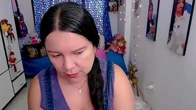 Snapshot of claryssa_ chatting on February 28, 7:02 pm claryssa online show from February 28, 7:02 pm