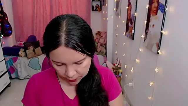 Snapshot of claryssa_ chatting on June 6, 8:03 pm claryssa online show from June 6, 8:03 pm