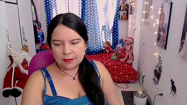 Snapshot of claryssa_ chatting on December 9, 7:07 pm claryssa online show from December 9, 7:07 pm