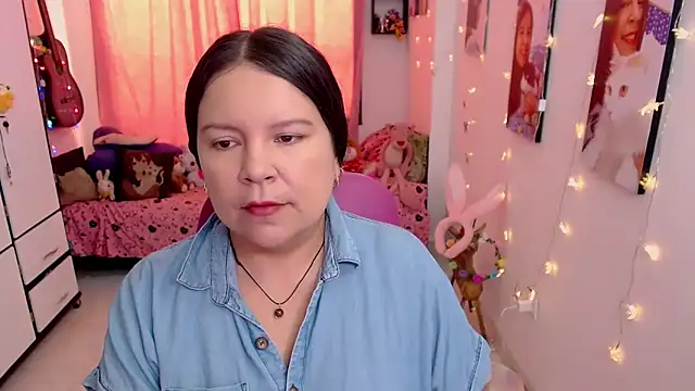 claryssa  online show from April 17, 5:27 pm