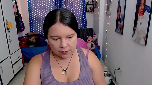 Snapshot of claryssa_ chatting on November 27, 7:36 pm claryssa online show from November 27, 7:36 pm