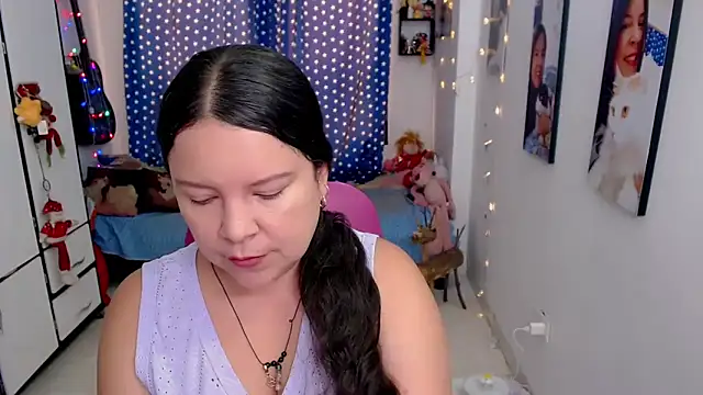 Snapshot of claryssa_ chatting on January 14, 8:01 pm claryssa online show from January 14, 8:01 pm