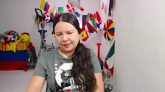 Snapshot of claryssa_ chatting on July 5, 12:45 pm claryssa online show from July 5, 12:45 pm