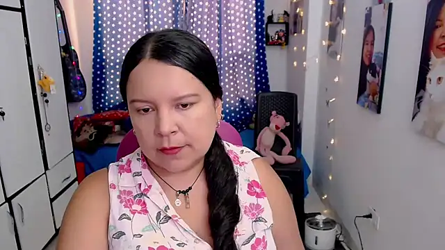 Snapshot of claryssa_ chatting on November 4, 8:23 pm claryssa online show from November 4, 8:23 pm