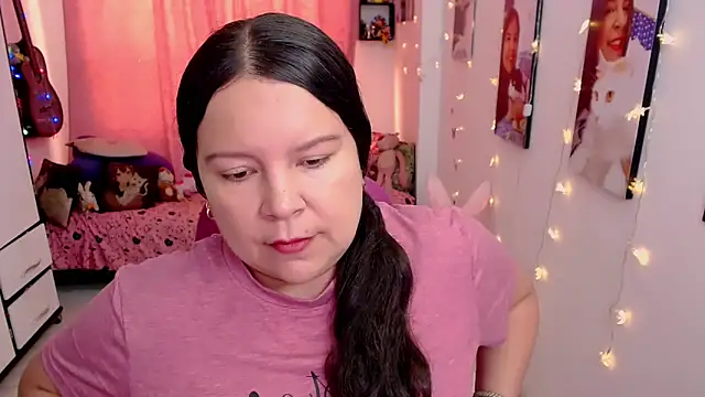 claryssa  online show from April 10, 7:21 pm